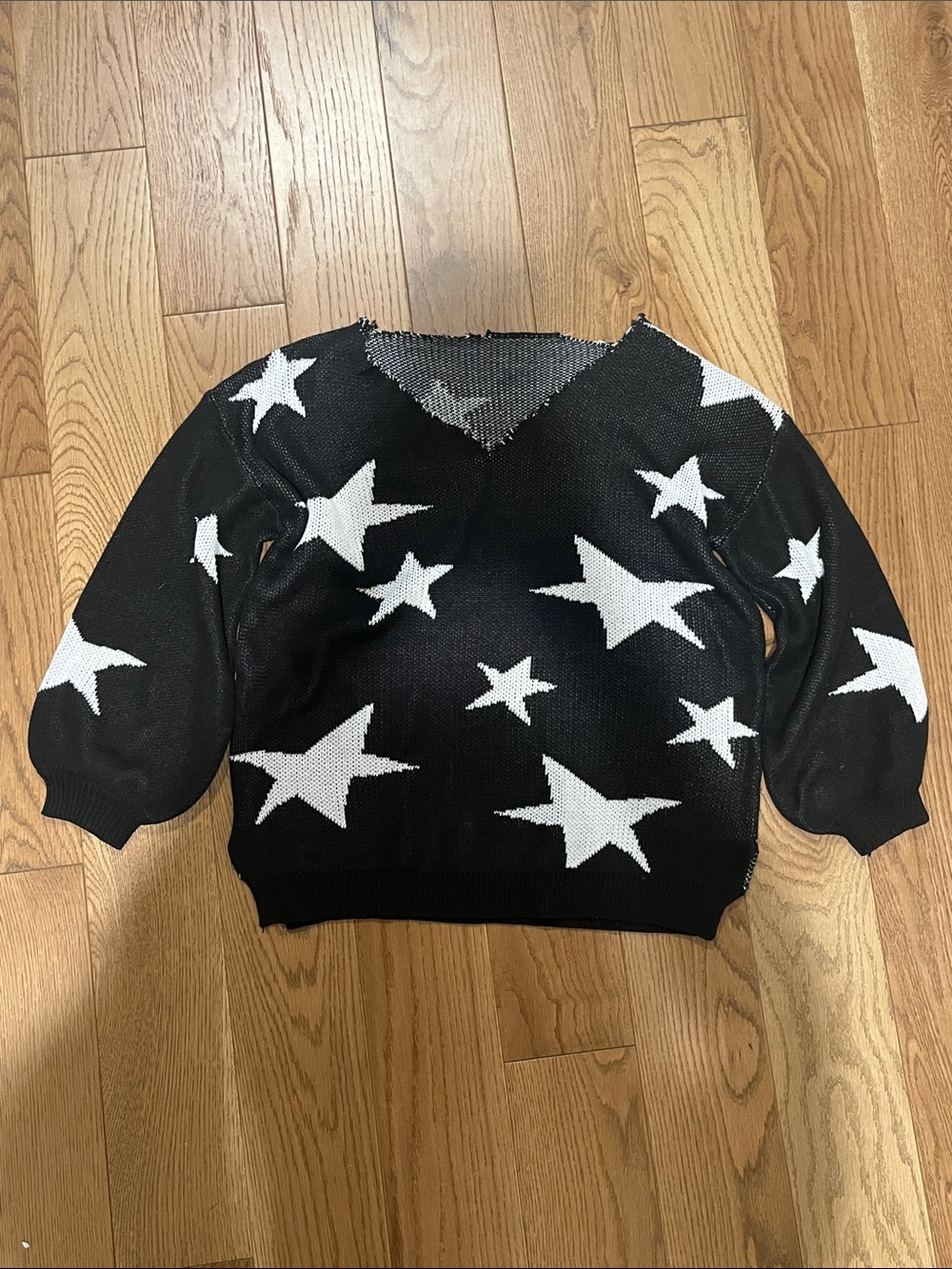 Black Star Pattern V-Neck Women's Sweater